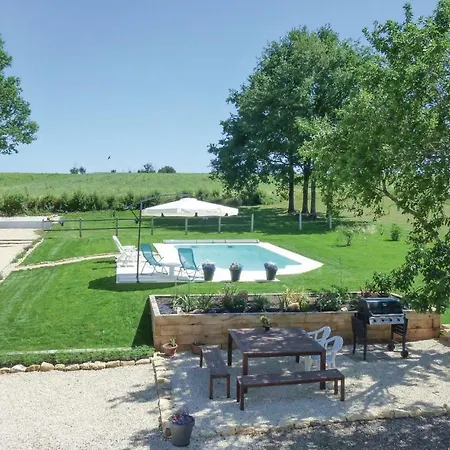 Two-bedroom Holiday In Asnois בית נופש