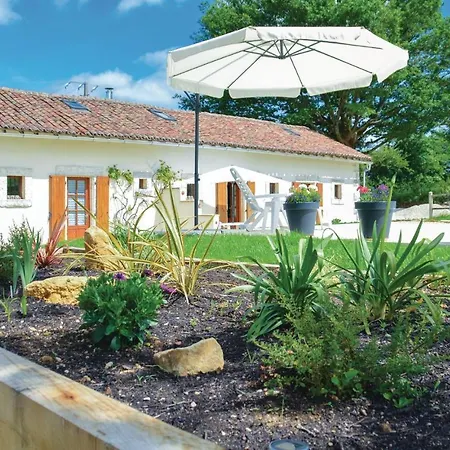 Two-bedroom Holiday In Asnois *